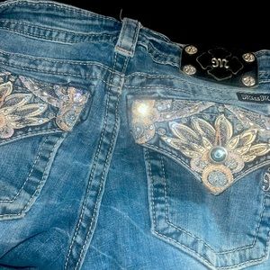 Like new signature ankle skinny size 28